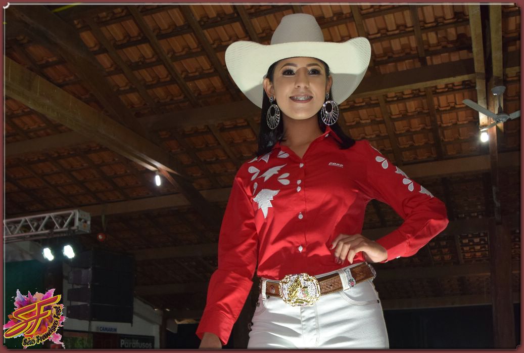DESFILE DA RAINHA DA EXPOVALE 2019